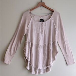 NWT Umgee Linen Frayed High Low Top